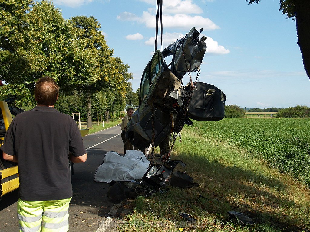 Schwerer VU 1 Toter Koeln Porz Wahn Zuendorf Wahnerstr P340.JPG